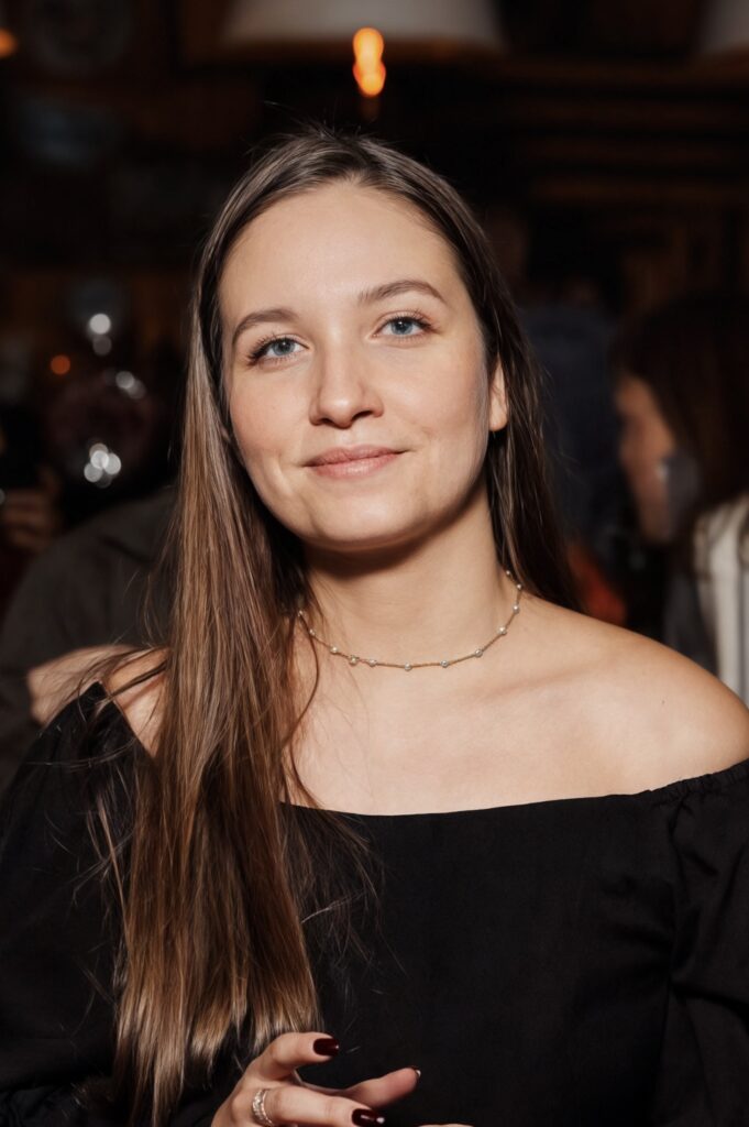 Попова Елена